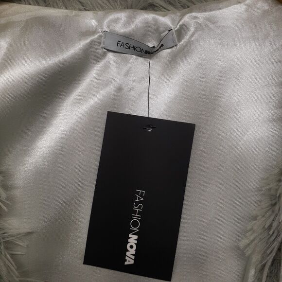 Fashion Nova Furry Vest Sage Green One Size Fits Most Satin Lined - Picture 3 of 8